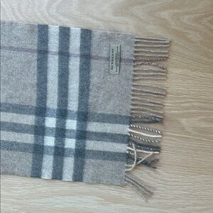 Burberry Classic Beige and Gray Check Scarf
